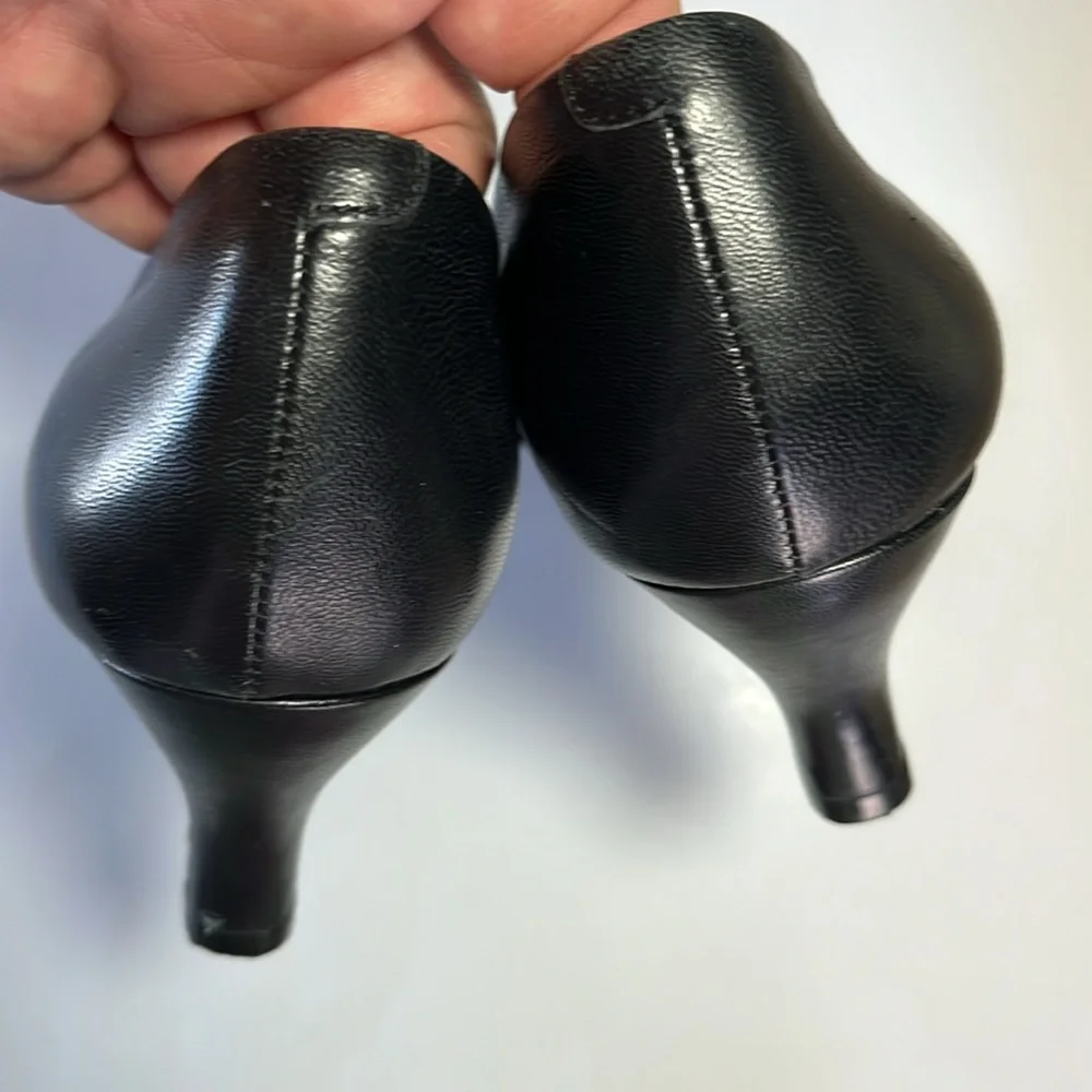 Sofft Samy woman’s black leather pump kitten wrapped heel arch support sz8 - Picture 5 of 14